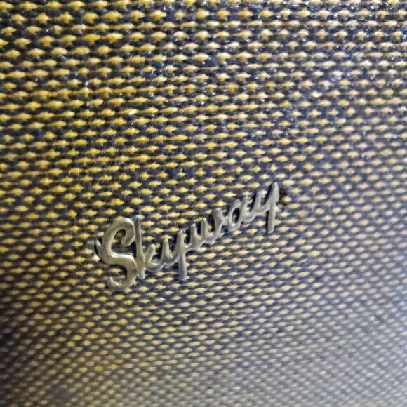 Vintage Skyway Tweed Train Case Cosmetic Luggage Red Lining Old Money Academia - Picture 7 of 14